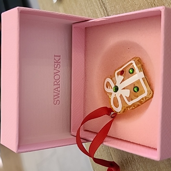 Swarovski holiday cheers gingerbread gift ornament 🎁. - Picture 2 of 5
